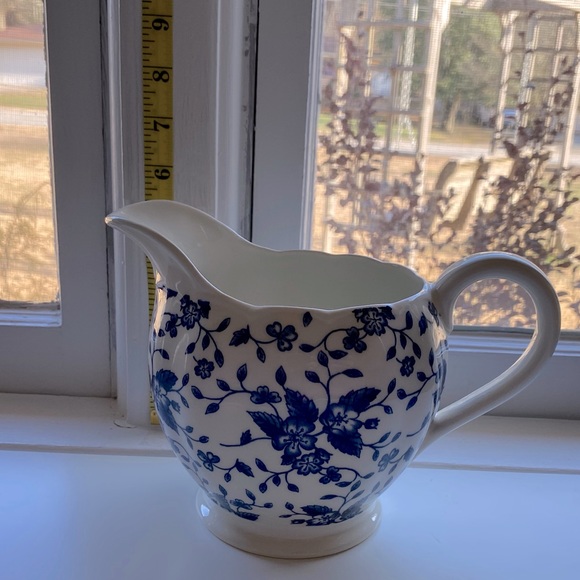 VINTAGE FLORAL PITCHER - Picture 12 of 13